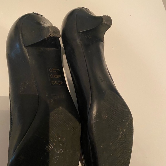 Prada Kitty heels. Very comfy. Genuine soft leather. Ideal for narrower feet. - Picture 3 of 3